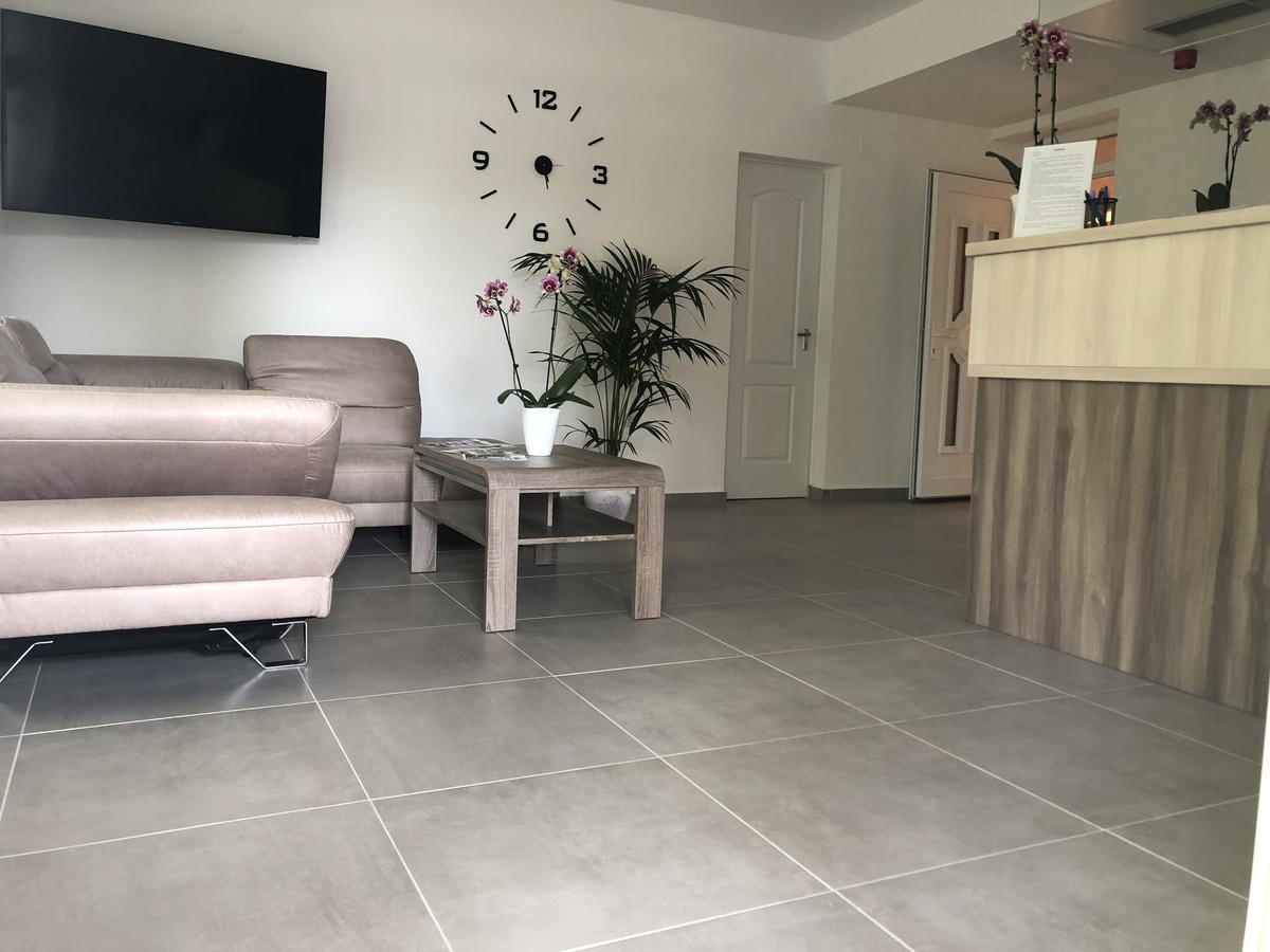 Boro Apartman Tiszafüred Εξωτερικό φωτογραφία